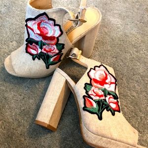 Cape Robbin size 7 shoes
